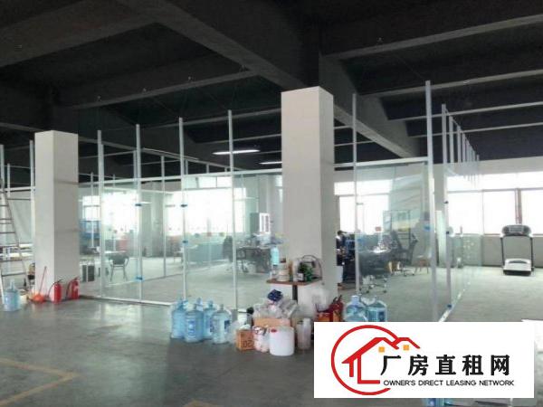  佛子凹工业区标准厂房一楼1500平方，可分租300平起租。