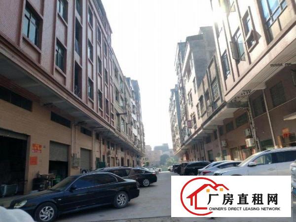  大朗水口三楼厂房出租，有三个现成办公室，水电齐全，即租即用