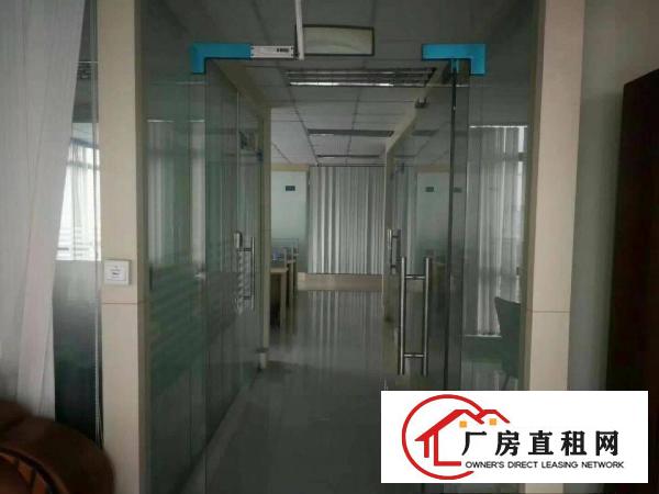 大朗镇佛新工业区一二楼每层800平厂房出租，有装修