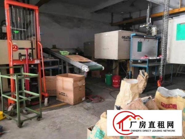 黄江袁屋围一楼300平方厂房出租，有现成行车，可办环评
