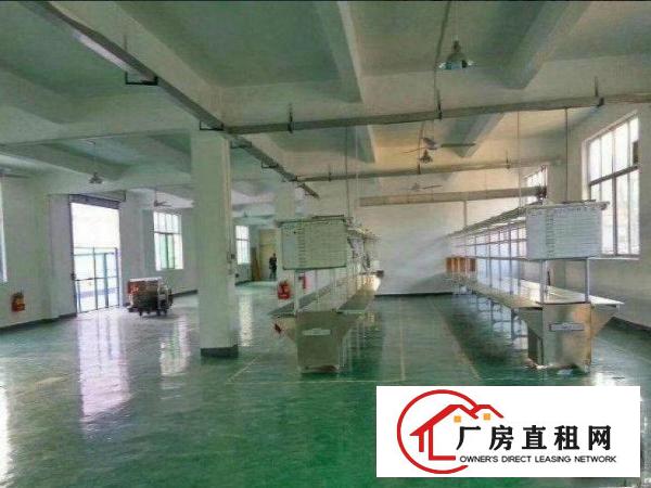  黄江长龙社区楼上400方厂房，带地坪漆装修，价格可谈！