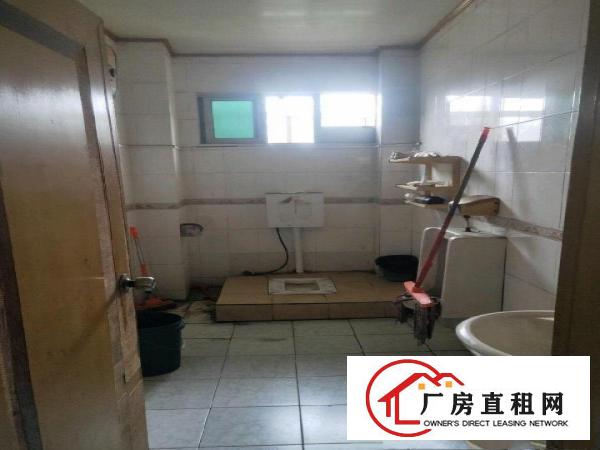  工业园区C栋四楼，有电梯，水电齐全，精装修