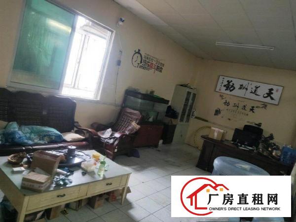  工业园区C栋四楼，有电梯，水电齐全，精装修