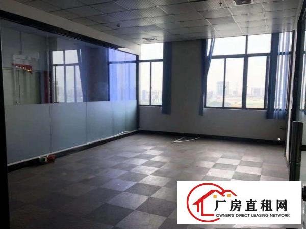  黄江镇龙见田新出楼上1400平现成装修主车间空地大厂房出租