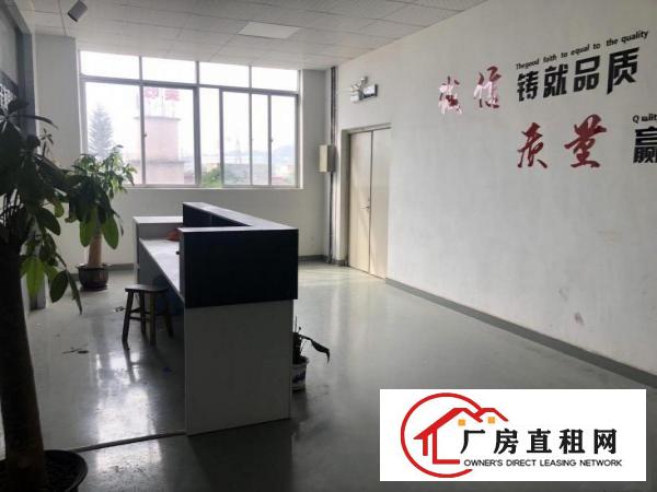  黄江镇出租楼上1300平方，现成装修，水电齐全，现成办公室