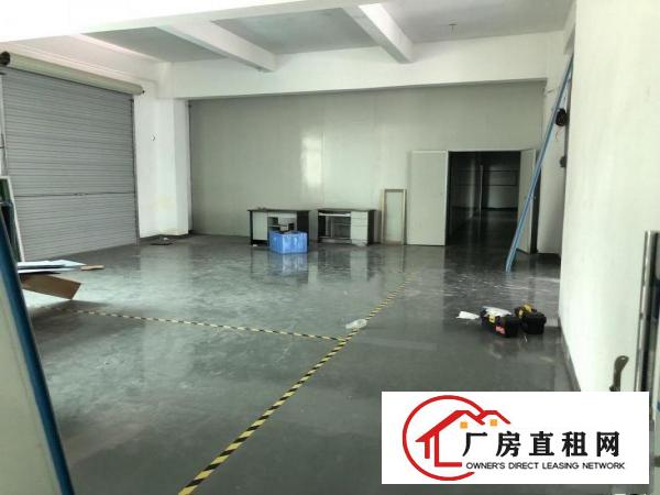  黄江镇出租楼上1300平方，现成装修，水电齐全，现成办公室