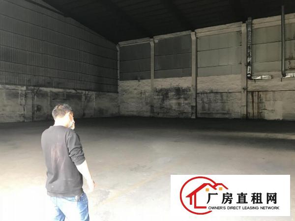  黄江镇靠山边钢构12米高厂房出租，空地大，