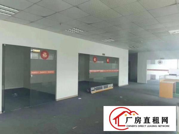  塘厦科苑城高速出口楼上新出3000平方厂房现成办公室水电装修