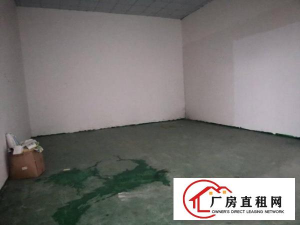  新空出楼上700平厂房出租，装修齐全，可随时拎包生产