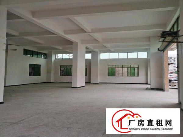  一楼6米高，在马路边