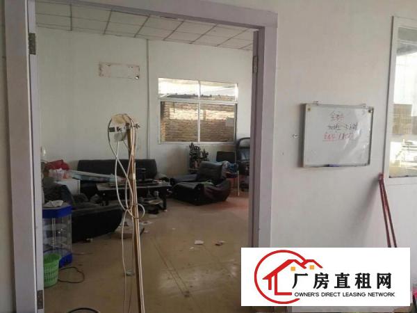  优势：拥有独立空地，面积：500平方米，类型：单一层铁皮厂房