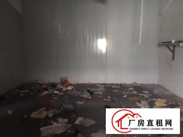  好消息。优势：临深，小加工厂，类型：400平方米标准一楼厂房