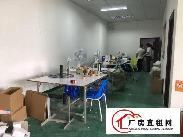  塘厦科苑城楼上400平方，打包六千元，现成装修，随时空出
