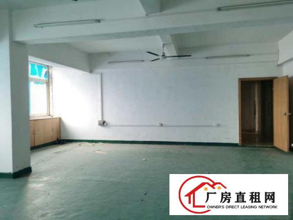  塘厦清湖原房东楼上300平方小面积厂房出租，有地平漆，办公室