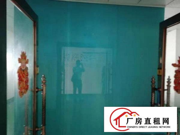  塘厦楼上570平精装修厂房适合各行各业原房东低价急租！