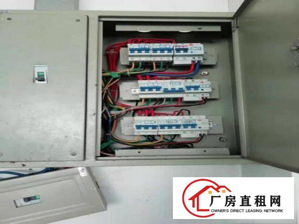  塘厦楼上570平精装修厂房适合各行各业原房东低价急租！