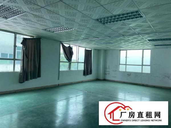  塘厦科苑城楼上带现成水电办公室装修1050平米整层出租