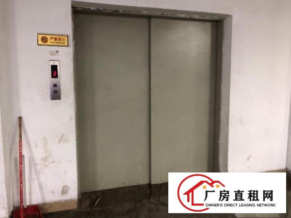  塘厦清湖头楼上一整层2000平带豪华装修厂房招租