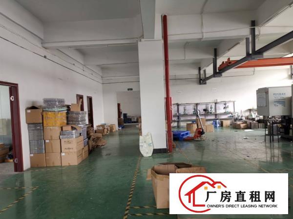  塘厦莲湖新出超靓一楼750平，带行车地坪漆，院子空地大。
