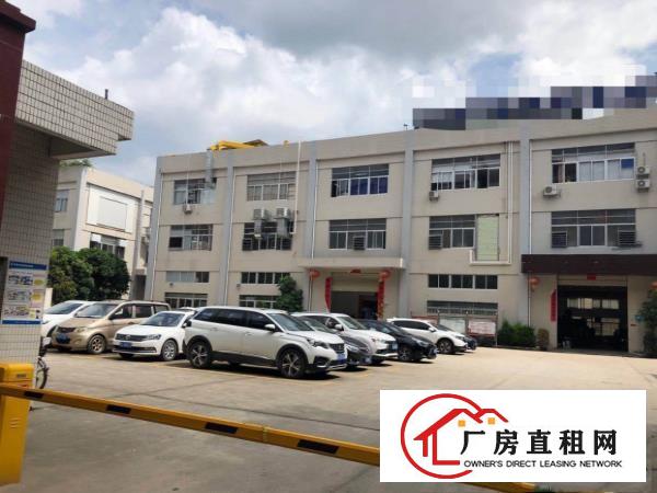  塘厦莲湖新出超靓一楼750平，带行车地坪漆，院子空地大。
