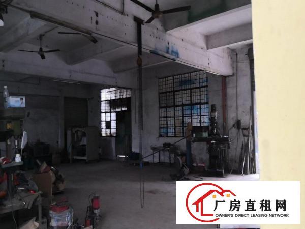  一楼厂房配套办公室，楼层三米八高，适合五金加工！