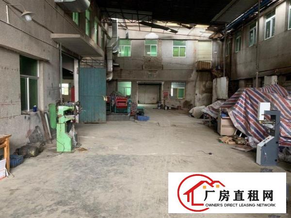  厂房地理位置好，院子加厂房总共900，送五间宿舍。