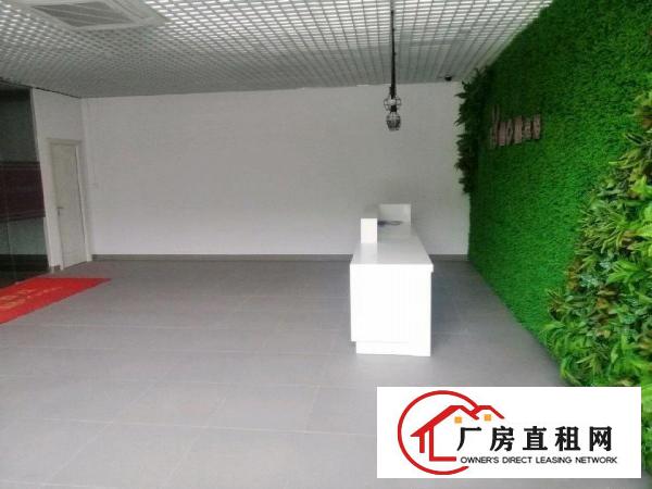  凤岗镇中心附近楼上精装修厂房出租