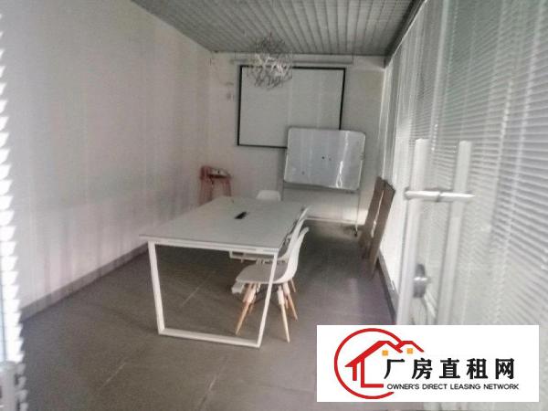  凤岗镇中心附近楼上精装修厂房出租