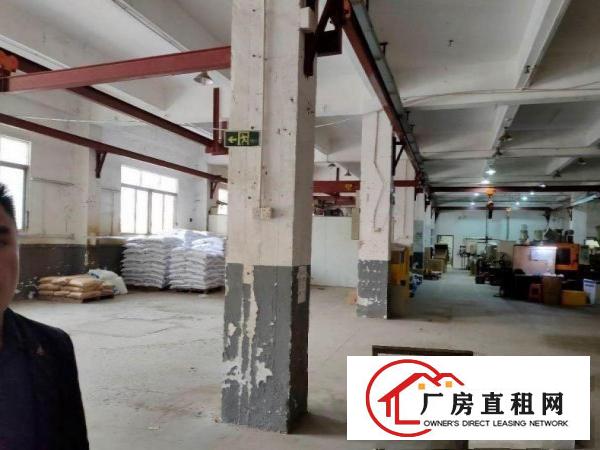  出租凤岗镇三联刚空出1310平一楼标准厂房，原房东现成装修