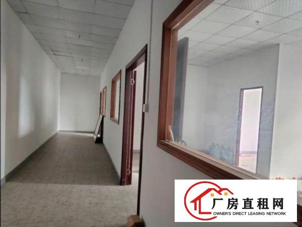  出租凤岗镇三联刚空出1310平一楼标准厂房，原房东现成装修