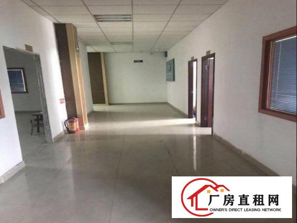  出租凤岗镇三联刚空出1310平一楼标准厂房，原房东现成装修