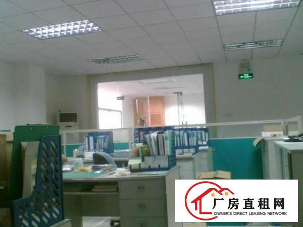  三楼580平米现成水电带办公室厂房出租