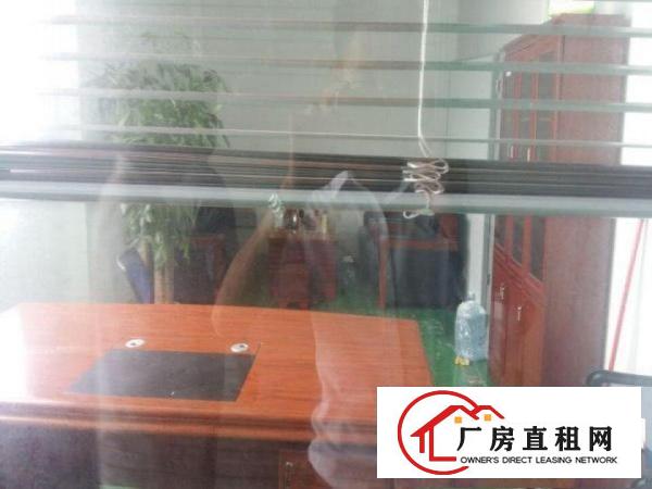  凤岗官井头带装修厂房出租800平方近大运城邦
