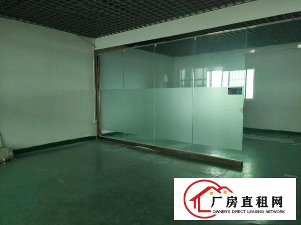  凤岗金凤凰楼上一整层1000平精装修厂房出租。带办公室，水电