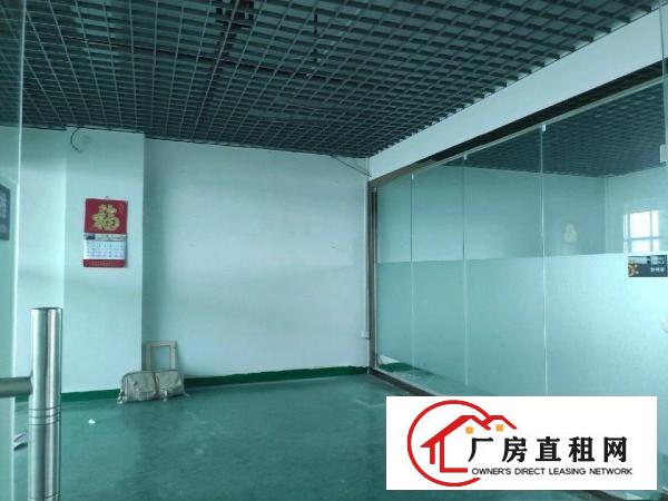  凤岗金凤凰楼上一整层1000平精装修厂房出租。带办公室，水电