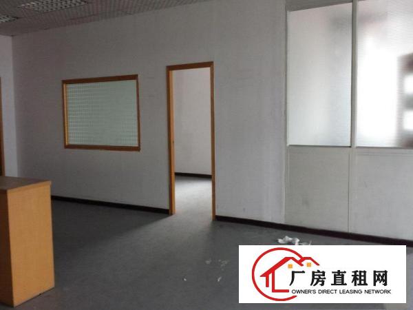  凤岗雁田布心楼上厂房便宜出租2000平好招工