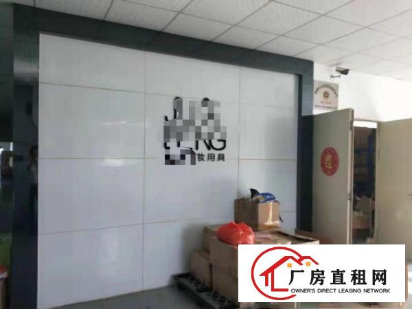  凤岗五联楼上化妆刷电子五金加工贸易厂房出租带装修