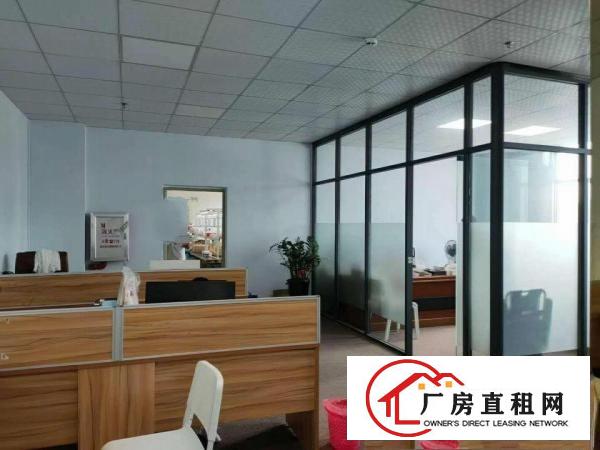  有办公室凤岗楼上厂房出租650平刷有绿色地坪漆