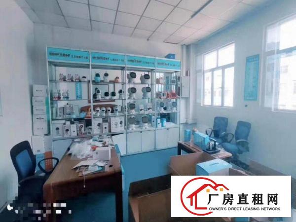  凤岗汽车站旁我有租14块钱厂房出租三楼800平米装修好的