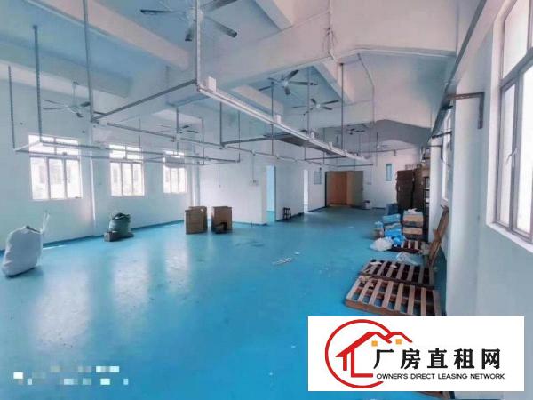  凤岗汽车站旁我有租14块钱厂房出租三楼800平米装修好的