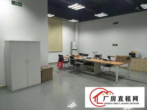  凤岗新空出楼上700平带精装修办公室现成水电