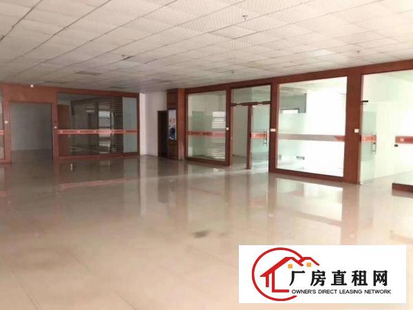  金凤凰新出楼上一整层厂房1600平方水电齐全，豪华装修办公室