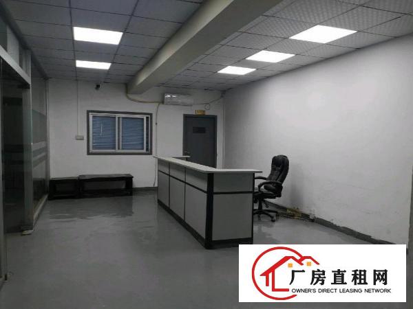  凤岗镇金凤凰村原房东楼上1200平，带豪华装修。
