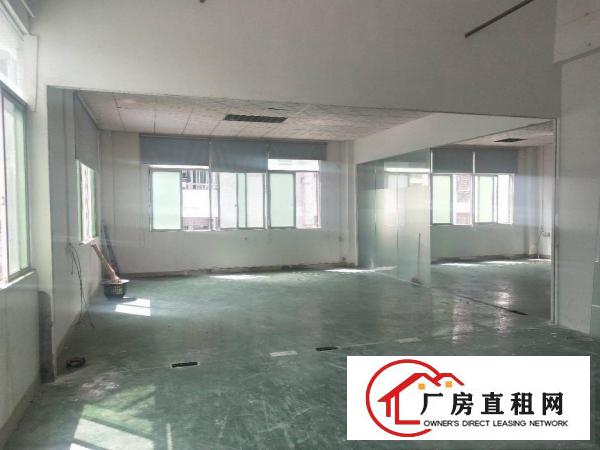  凤岗嘉辉附近新出楼上厂房，1800平方，现成装修豪华办公室