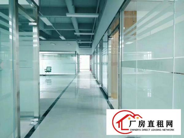  凤岗三联新出标准一楼带牛角一楼厂房2100平方。喷淋水电到位