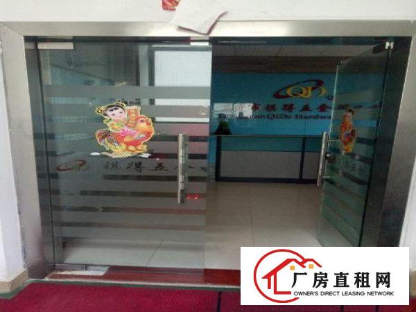  凤岗新出三楼带水电装修1200平方出租