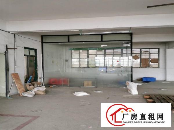  凤岗村委厂房二三楼各950平米出租带装修水电办公室地坪漆都有