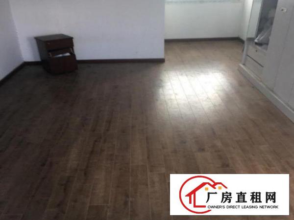  铁场赠送免租期！全新钢构厂房200平招租，带宿舍配套