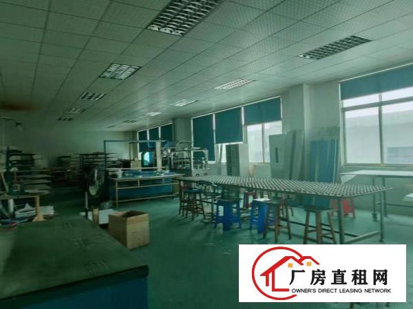  12块！实业客转租楼上800平精装修厂房出租