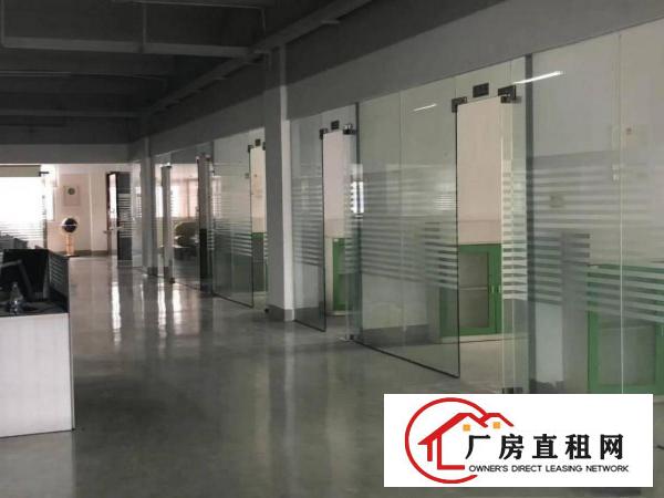  清溪镇中心二楼精装修厂房1800平，水电齐地坪漆全带喷淋可分